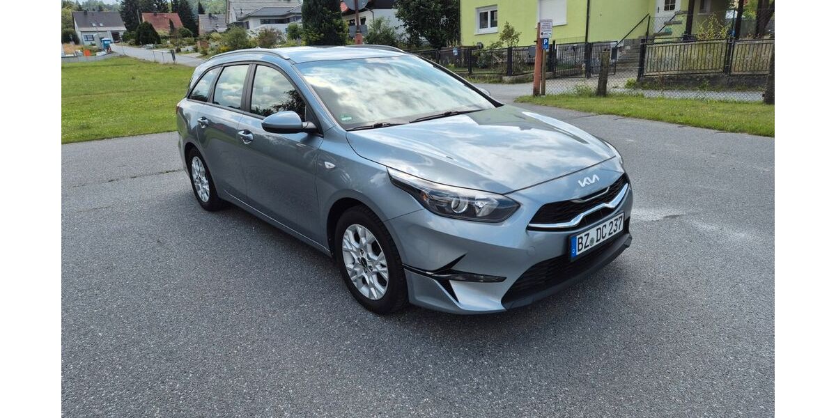 Kia ceed Sportswagon 27.000 km 17.800 &euro; Steinigtwolmsdorf 01904