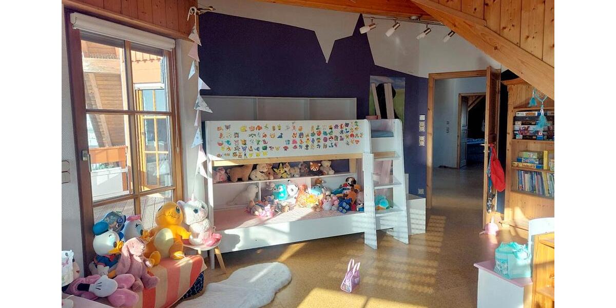 Einfamilienhaus Wangen - 7.5 Zimmer, 230 m&sup2;, 1.900&euro; | Angebot:25446520