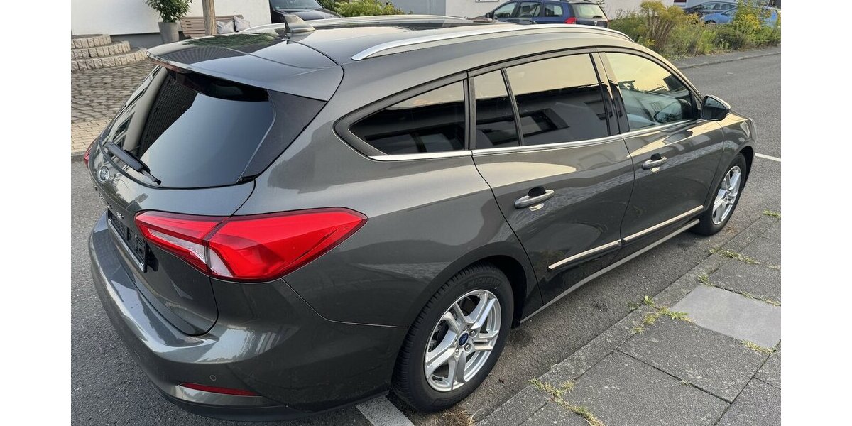 Ford Focus Navi Temp. Sitzh. Spurh. CarPlay EURO6 1Hd 93.000 km 11.500 &euro; Erftstadt 50374