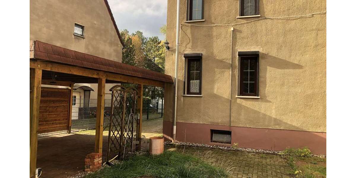 ++Doppelhaushälfte mit Entwicklungspotential in Döllnitz++ 7 zimmer