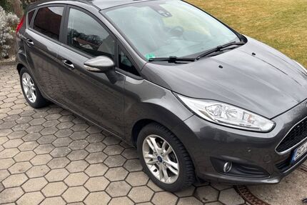 Ford Fiesta 77.000 km 5.600 &euro; Buch 89290