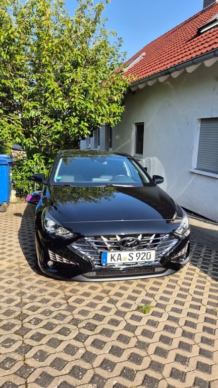 i30