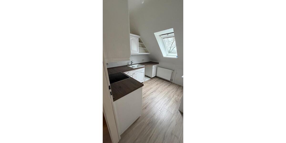 Dachgeschoßwohnung Hamburg Wandsbek - 3 Zimmer, 130 m&sup2;, 1.620&euro; | Angebot:26409655
