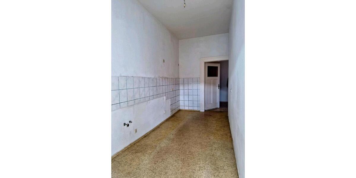 Etagenwohnung Eisleben (Lutherstadt) - 2 Zimmer, 107 m&sup2;, 650&euro; | Angebot:26560360