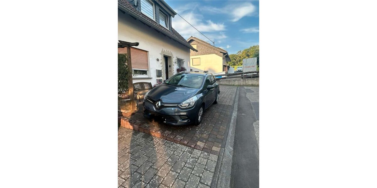 Renault Clio 105.000 km 5.500 &euro; Ockenfels 53545