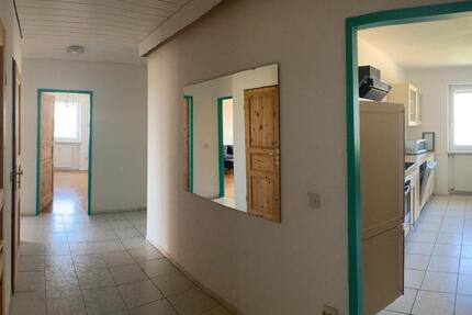 3-Zimmer-Wohnung mit Balkon und Einbauküche zimmer