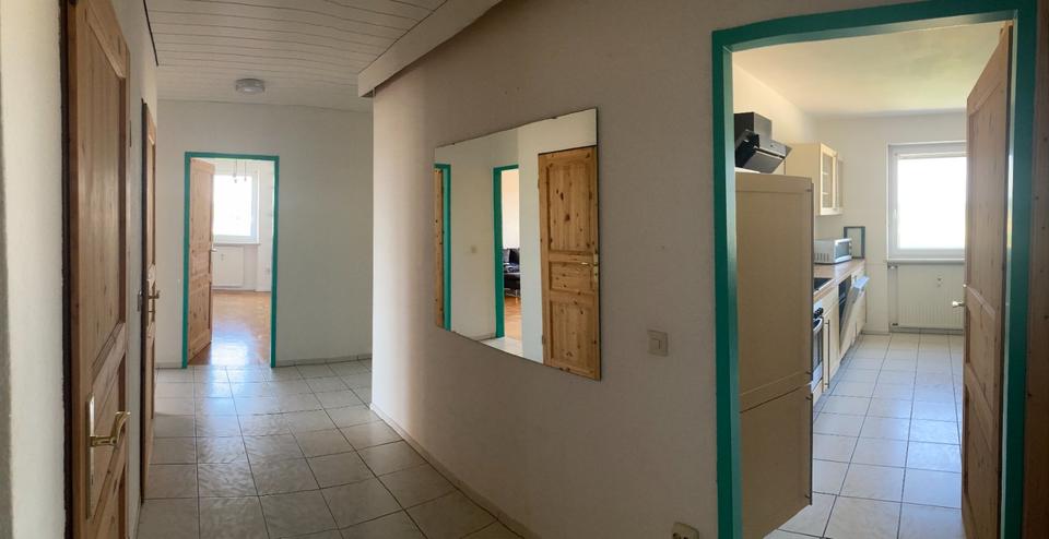 3-Zimmer-Wohnung mit Balkon und Einbauküche zimmer