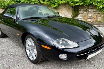 Jaguar XK8
