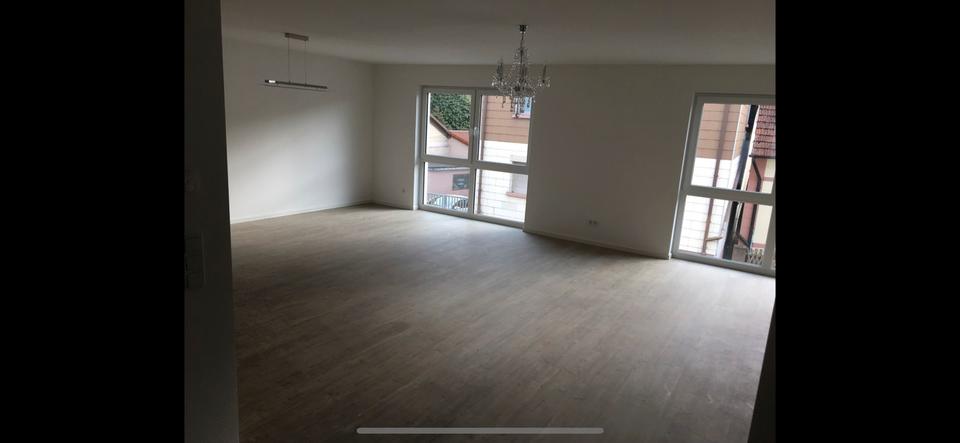 Etagenwohnung Ramstein-Miesenbach Miesenbach - 7 Zimmer, 260 m&sup2;, 2.600&euro; | Angebot:26580463