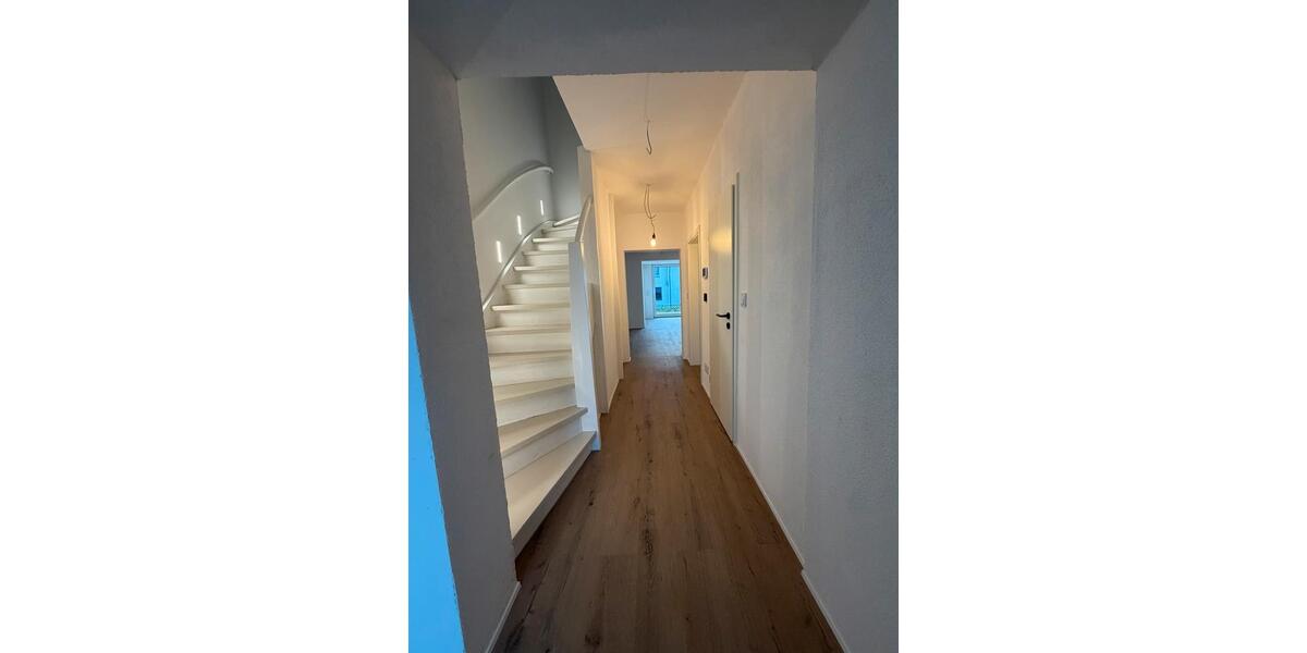 Reihenhaus Stuttgart Stuttgart-West - 8 Zimmer, 197 m&sup2;, 3.100&euro; | Angebot:24574194