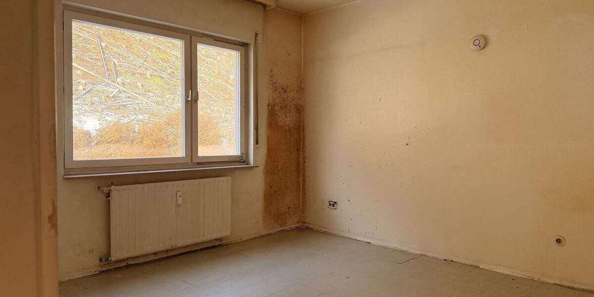 Etagenwohnung mit eigener Garage und Blick ins Grüne 2 zimmer