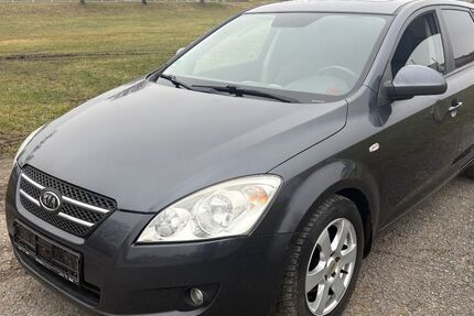 Kia ceed / Ceed 240.000 km 1.688 &euro; Knetzgau 97478