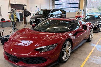 Ferrari 296 GTB 5.698 km 268.900 &euro; Balingen 72336