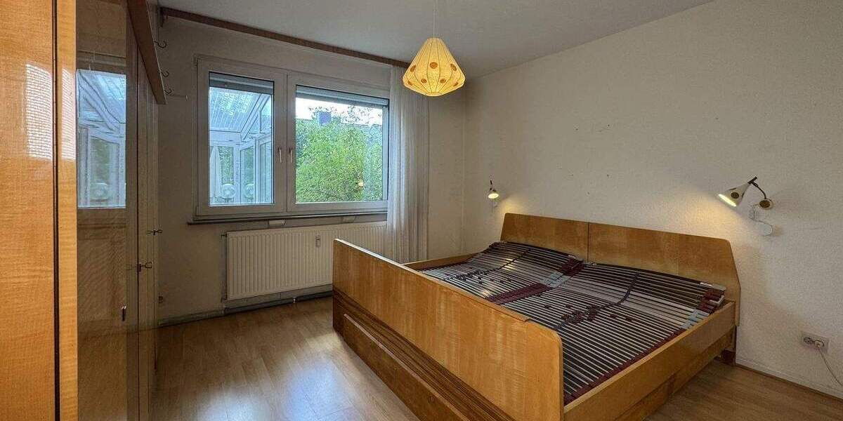 Reihenendhaus Kassel Kirchditmold - 8 Zimmer, 155 m&sup2;, 348.000&euro; | Angebot:24032553