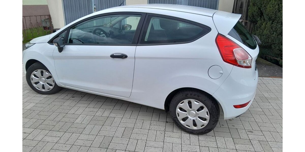 Ford Fiesta 116.077 km 4.200 &euro; Aschersleben 06449