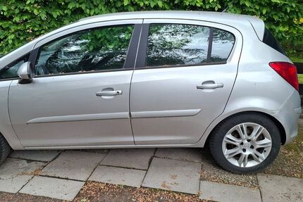 Opel Corsa 24.800 km 4.990 &euro; Hamburg 22299