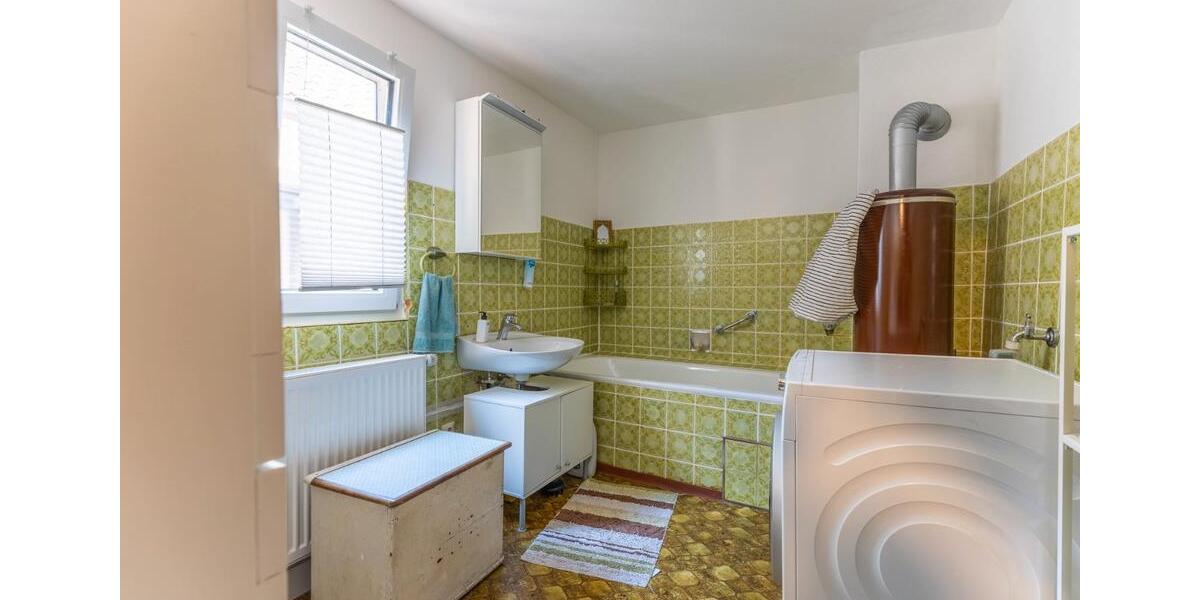 Reihenhaus Eberbach - 7 Zimmer, 165 m&sup2;, 280.000&euro; | Angebot:26701160