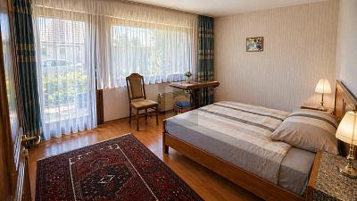 FAMILIENOBJEKT MIT EINLIEGERWOHNUNG UND GARTEN - Einfamilienhaus Schramberg | Angebot:26753871