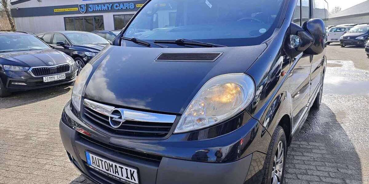 Opel Vivaro 171.000 km 7.999 &euro; Kiel 24145