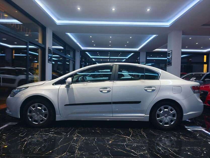 Toyota Avensis 161.214 km 7.999 € Denkingen 78588