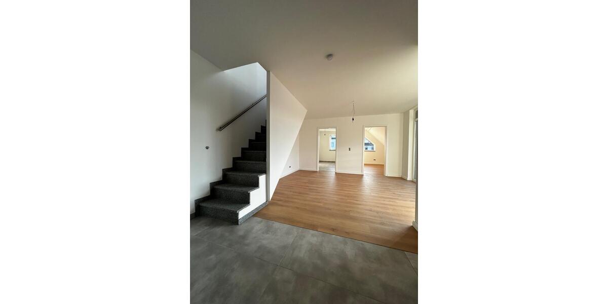 Maisonettenwohnung Mönchengladbach Nord - 4 Zimmer, 90 m&sup2;, 1.150&euro; | Angebot:24862653