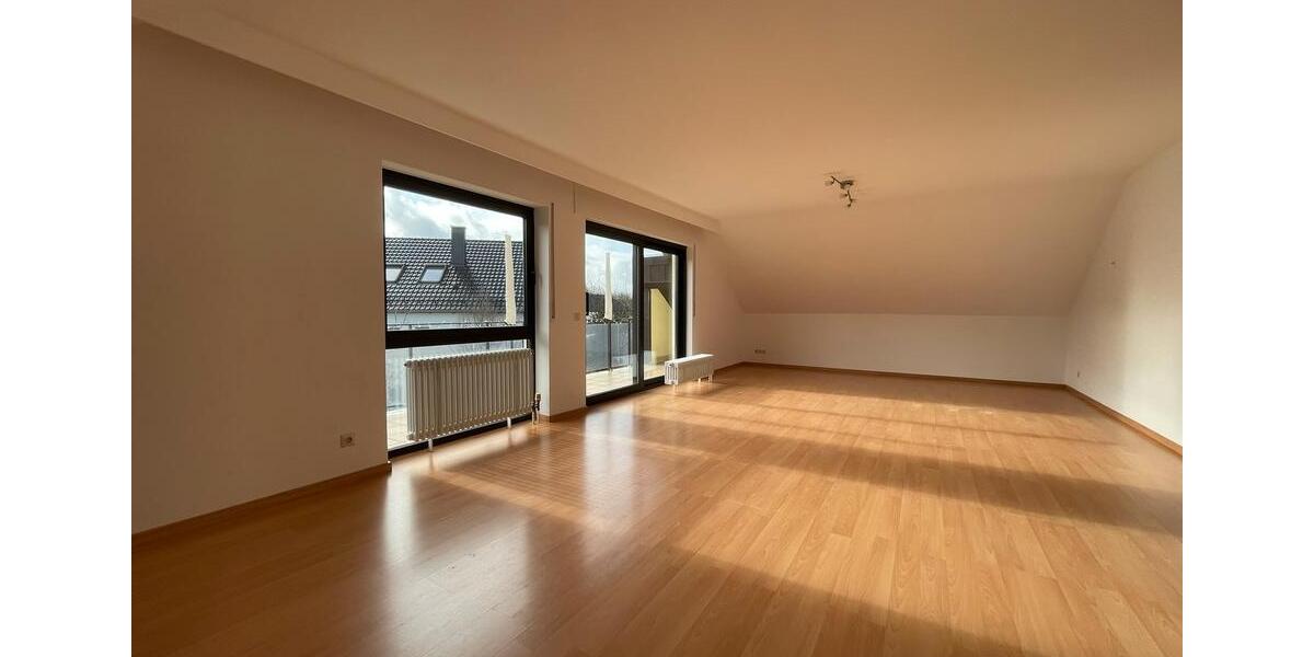 Dachgeschoßwohnung Malsch - 4 Zimmer, 100 m&sup2;, 1.200&euro; | Angebot:25614652