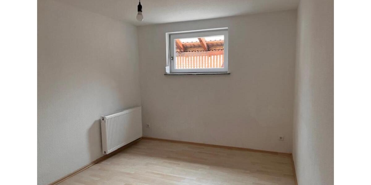 Erdgeschoßwohnung Metzingen - 4 Zimmer, 92 m&sup2;, 1.105&euro; | Angebot:25157268