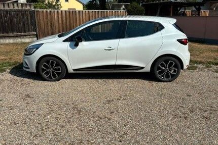Renault Clio 90.300 km 8.450 &euro; Aichach 86551