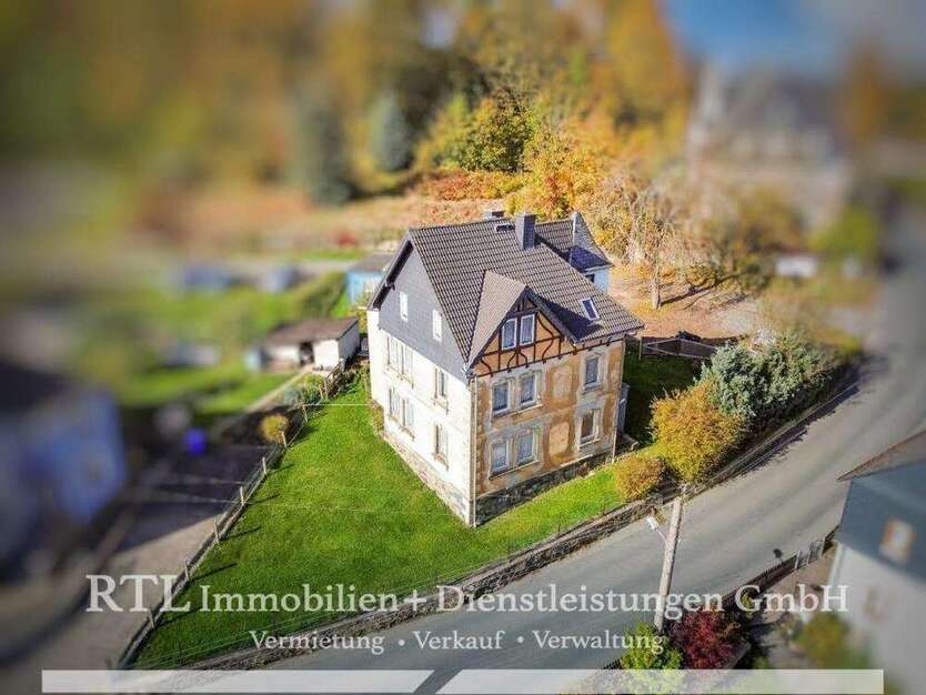 Haus zum Kaufen in Rosenthal am Rennsteig 69.900 € 240 m²