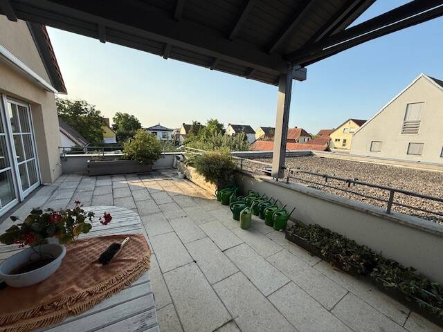 Gewerbeobjekt Volkach - 4 Zimmer, 125 m&sup2;, 1.300&euro; | Angebot:21962142