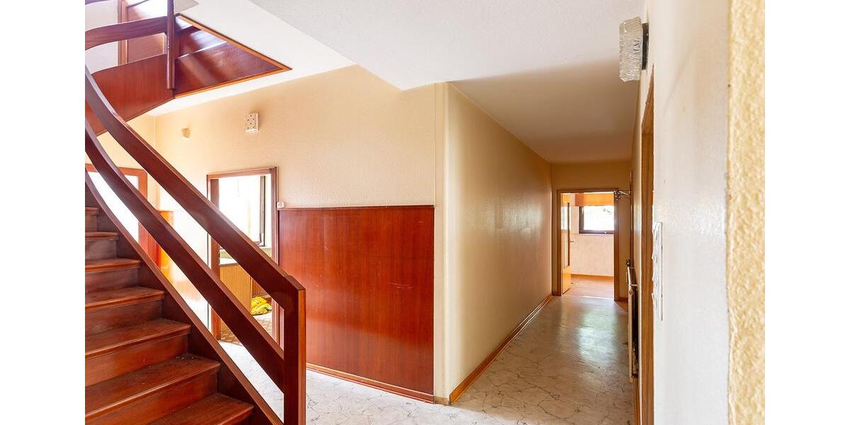 Einfamilienhaus Dassel - 10 Zimmer, 244 m&sup2;, 79.000&euro; | Angebot:26057900