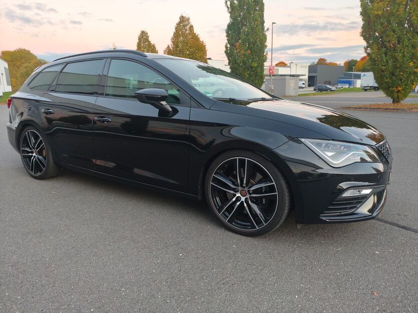 Seat Leon 77.300 km 23.300 € Seckach 74743