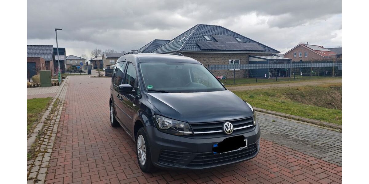 VW Caddy 146.000 km 11.000 &euro; Lastrup 49688