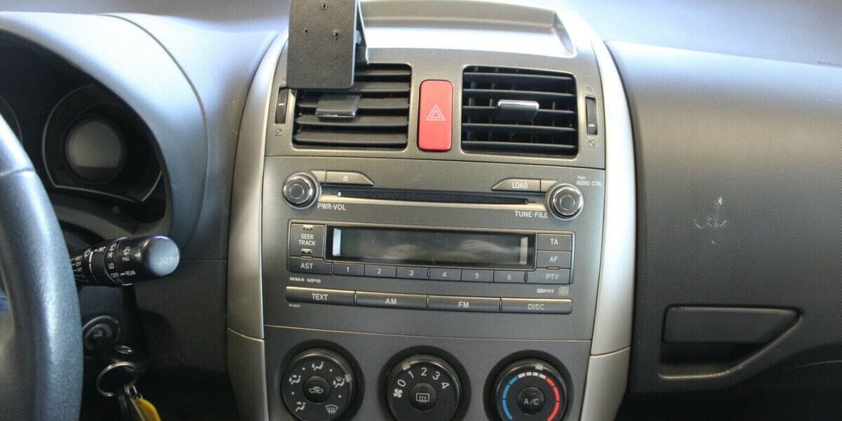 Toyota Auris 1.4 VVT-i Team - Klima - TÜV 02/28 - 70.835 km 5.980 &euro; Euskirchen 53881