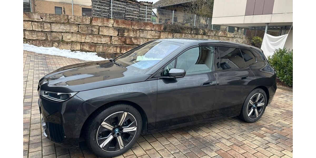 BMW iX 60.000 km 58.600 &euro; Waldenburg 74638