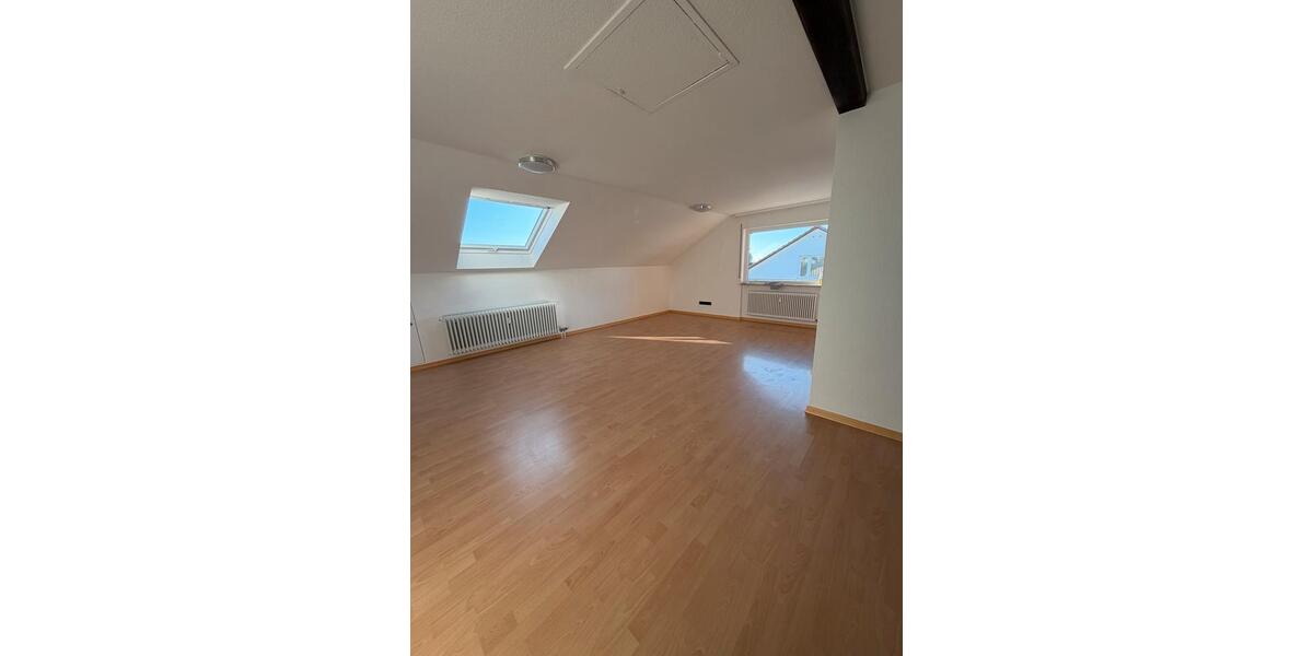 Dachgeschoßwohnung Uhingen - 2 Zimmer, 71 m&sup2;, 950&euro; | Angebot:25361462