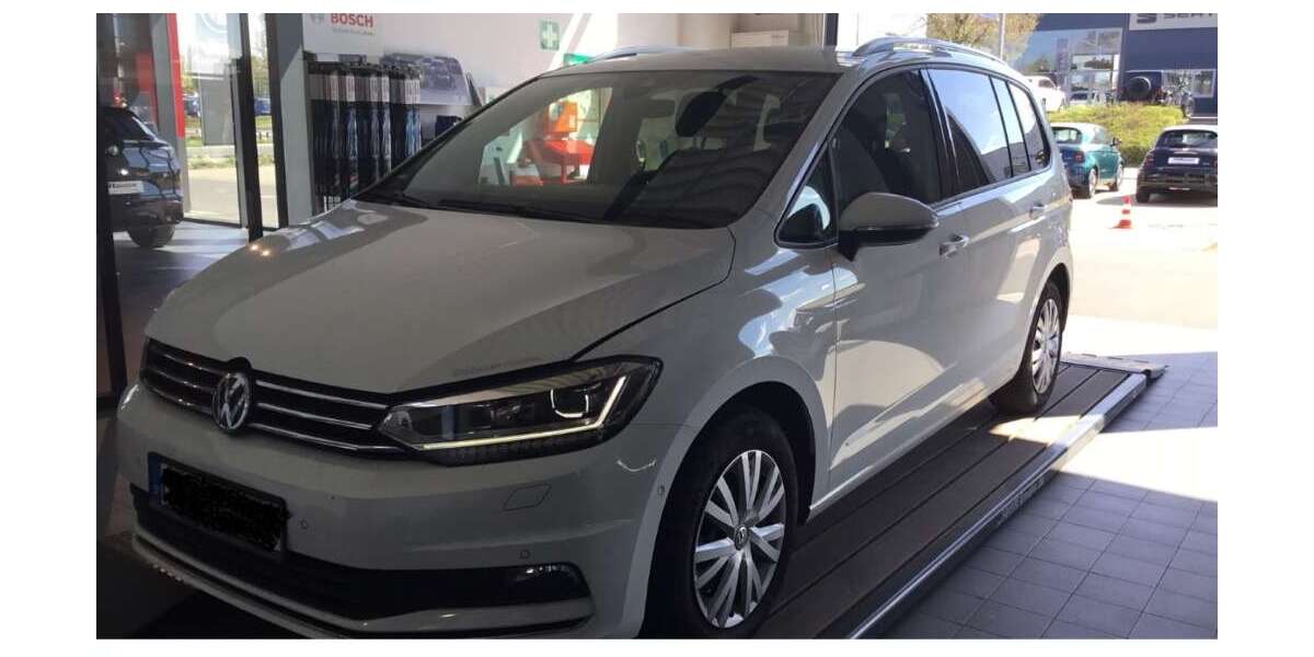 VW Touran 110.676 km 19.985 &euro; Pohlheim 35415