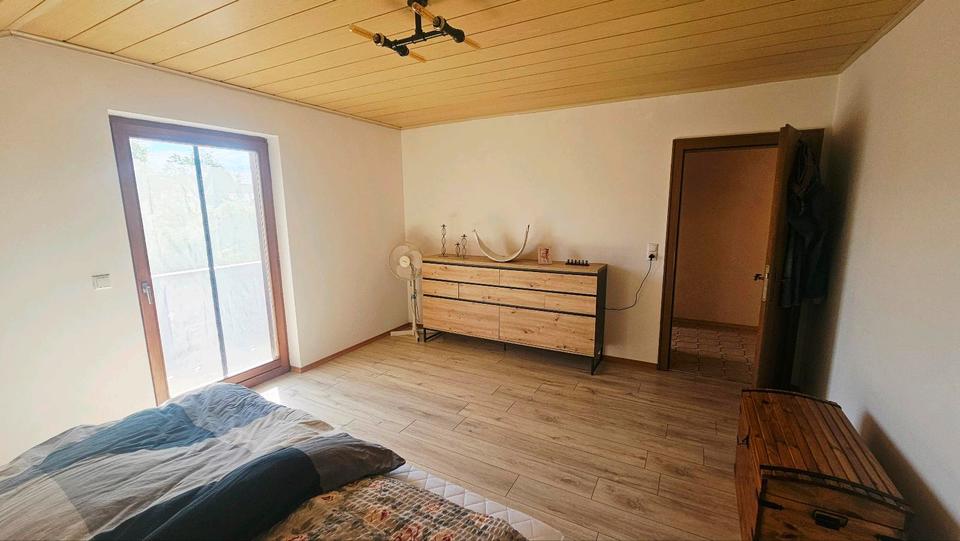 Dachgeschoßwohnung Mallersdorf-Pfaffenberg Pfaffenberg - 3.5 Zimmer, 120 m&sup2;, 800&euro; | Angebot:26624053