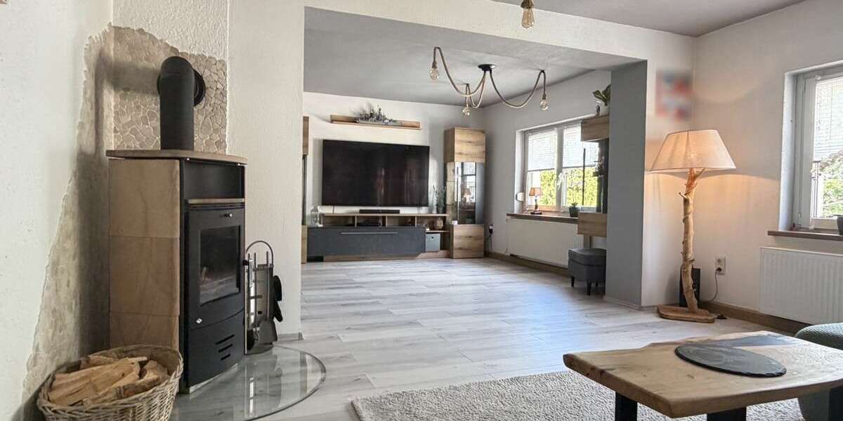 Etagenwohnung Geyer - 5 Zimmer, 128 m&sup2;, 110.000&euro; | Angebot:27021201
