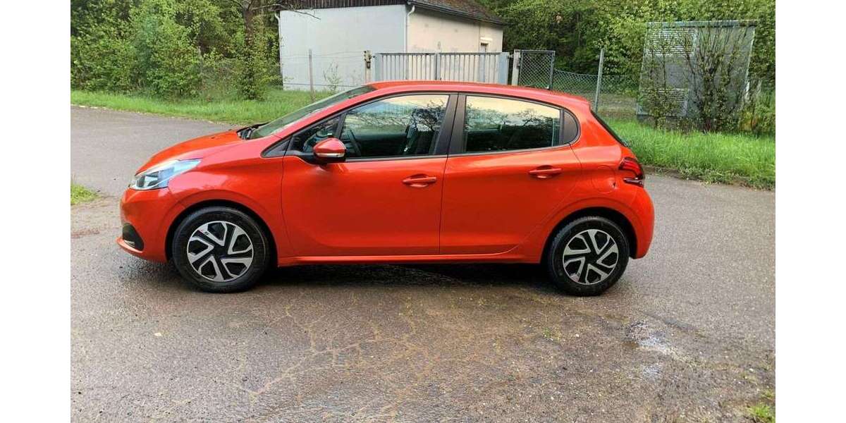 Peugeot 208 73.500 km 7.200 &euro; Sinzig 53489