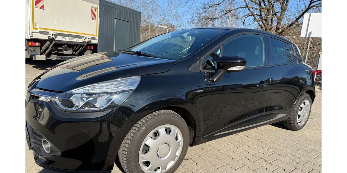 Renault Clio 99.000 km 8.100 &euro; Berlin 13581