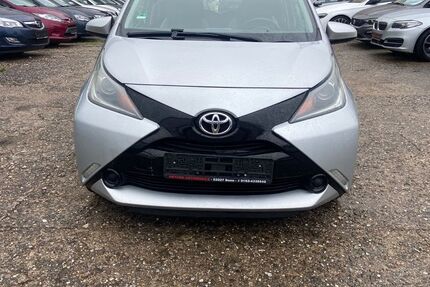Toyota Aygo (X) 116.000 km 4.999 € Bonn 53123