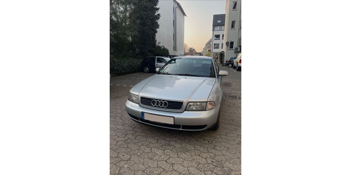 Audi A4 141.000 km 2.200 &euro; Bielefeld 33613