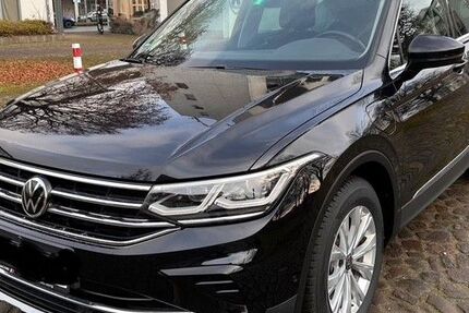 VW Tiguan 172.000 km 18.650 &euro; Braunschweig 38100