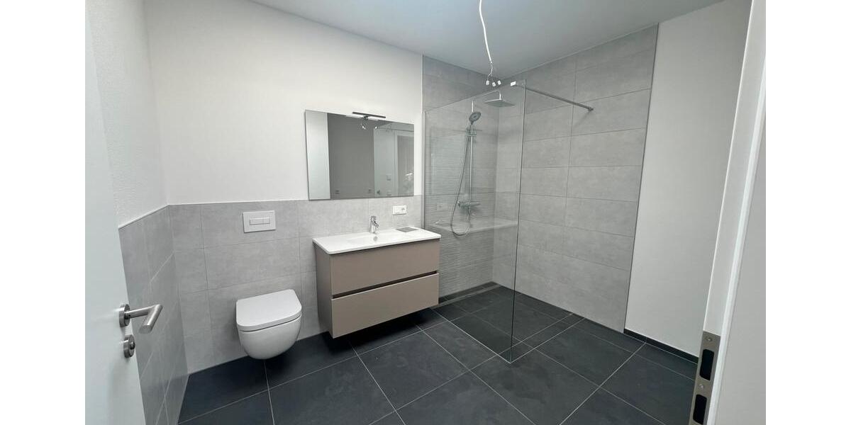 Etagenwohnung Lohr am Main - 2 Zimmer, 80 m&sup2;, 975&euro; | Angebot:26635835