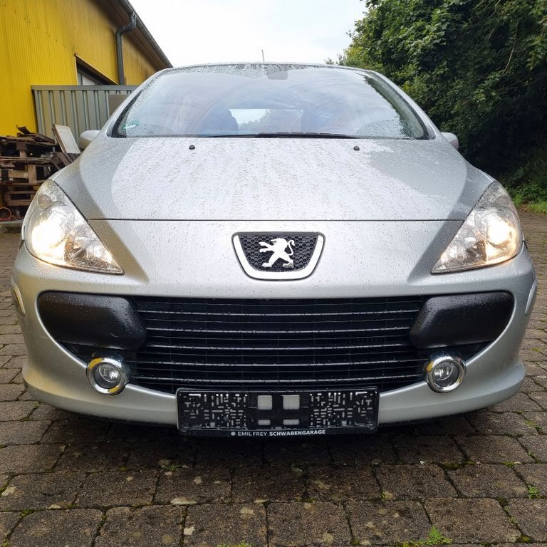 Peugeot 307 166.000 km 2.499 € Elchingen 89275