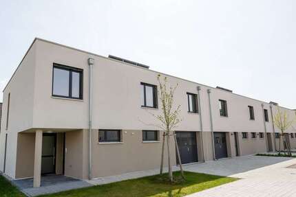 Modernes Reihenendhaus mit Wohn- und Gewerbeanteil + Garten, Garage & 3 Stellplätzen in Rheinstetten - Haus Rheinstetten | Angebot:19845441