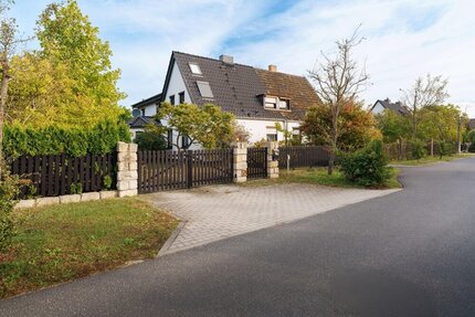 Stadtnah und grün - Charmante Doppelhaushälfte in Ludwigsfelde