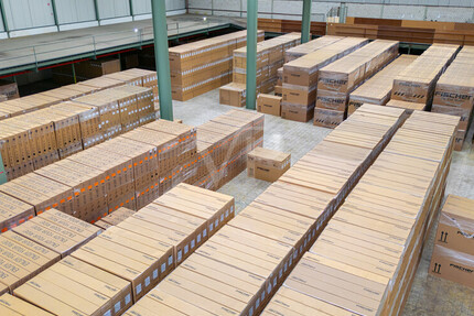 4 Hallenteile mit Hochregallager – Optimal für Logistik und Lager! zimmer