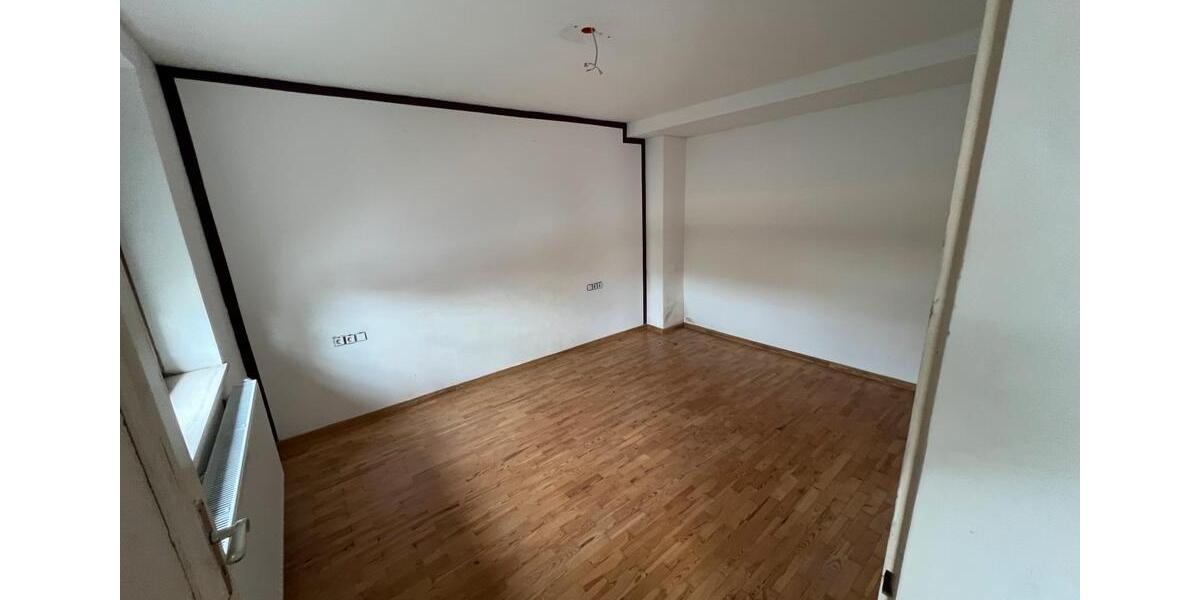 Mehrfamilienhaus, Wohnhaus Ipsheim - 7 Zimmer, 170 m&sup2;, 500.000&euro; | Angebot:27024841